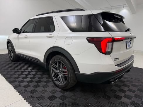 Used 2025 Ford Explorer ST w/ Sun And Sound Package AWD/4WD image 6