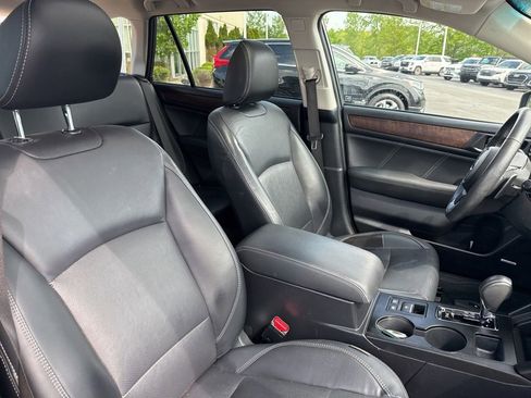 Used 2018 Subaru Outback 3.6R Limited AWD/4WD image 29