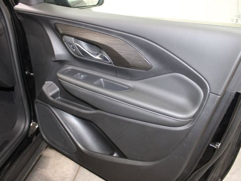 Used 2024 GMC Terrain SLE image 21