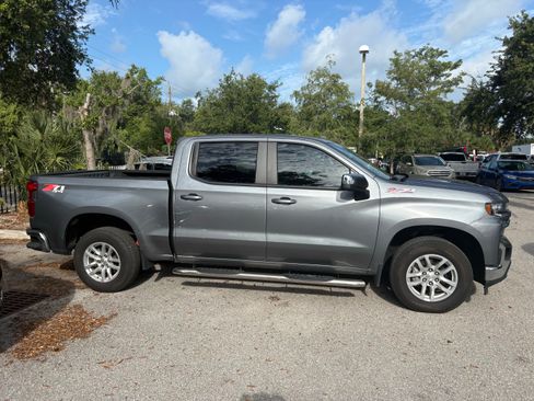 Used 2022 Chevrolet Silverado 1500 LT AWD/4WD image 7