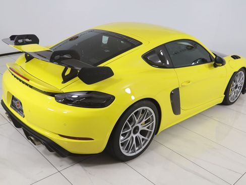 Used 2025 Porsche 718 Cayman GT4 RS w/ Weissach Package RWD image 75