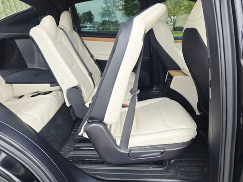 Used 2021 Tesla Model X Performance image 36