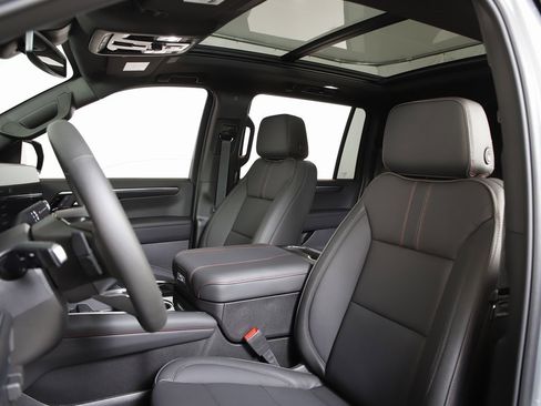 New 2026 Chevrolet Suburban RST w/ RST Capability Package image 31