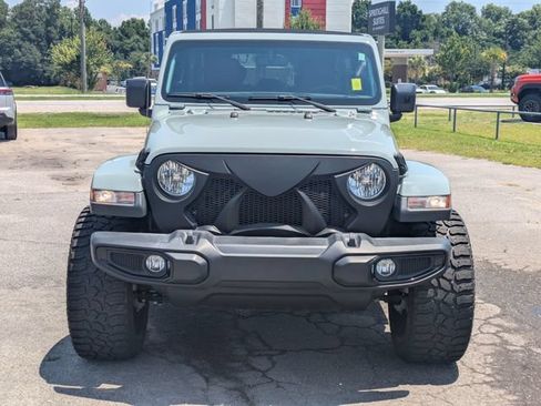Used 2023 Jeep Wrangler Unlimited Sahara AWD/4WD image 8