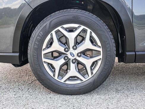 Used 2023 Subaru Forester Premium image 39