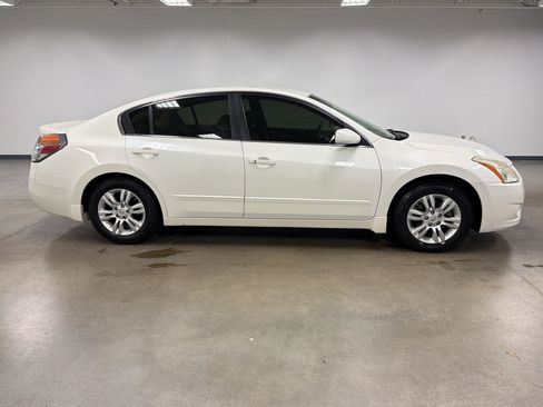 Used 2011 Nissan Altima 2.5 S w/ Special Edition Pkg FWD image 7