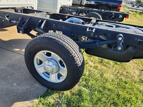 New 2024 RAM 3500 Tradesman image 5