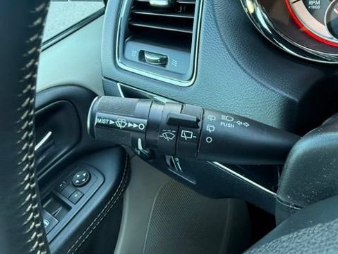 Used 2017 Dodge Grand Caravan SXT FWD image 22