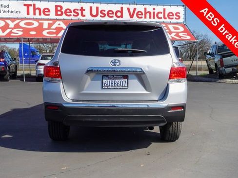 Used 2012 Toyota Highlander FWD image 9