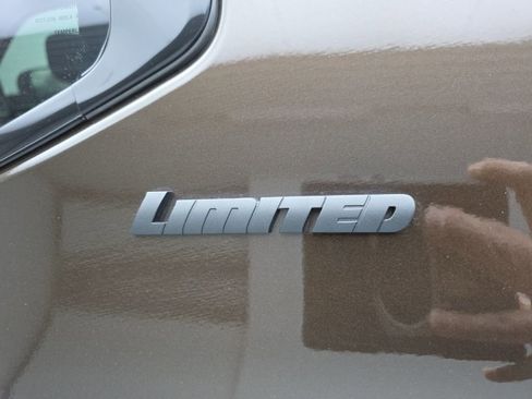 Used 2024 Toyota Tundra Limited AWD/4WD image 61