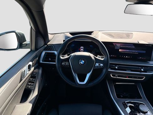 Certified 2025 BMW X5 xDrive50e image 17
