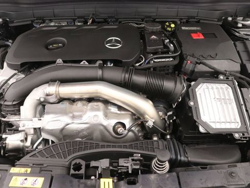 New 2026 Mercedes-Benz GLB 250 image 9