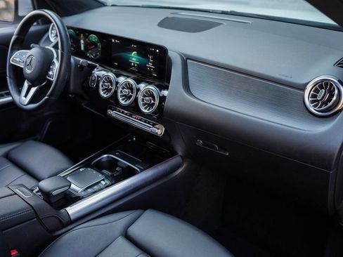 Used 2022 Mercedes-Benz GLA 250 4MATIC w/ Premium Package Lite image 22