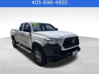Used 2017 Toyota Tacoma SR video 3
