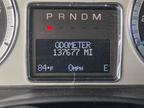 Used 2013 Cadillac Escalade ESV Premium RWD image 17