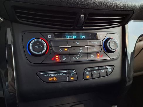 Used 2018 Ford Escape Titanium w/ Ford Safe & Smart Package image 11