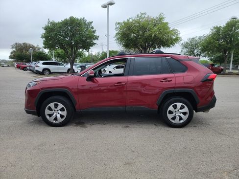 Used 2019 Toyota RAV4 LE image 8