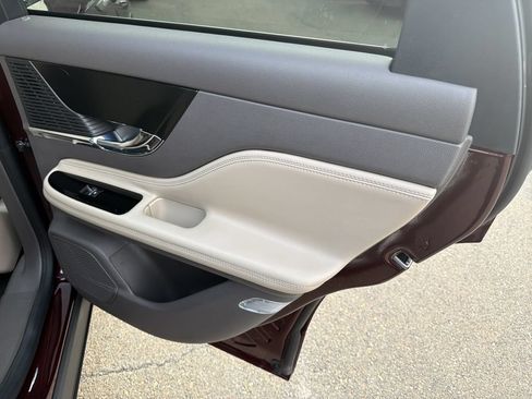 Used 2021 Lincoln Corsair AWD w/ Premium Package image 20