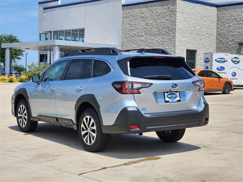 New 2025 Subaru Outback Premium image 3