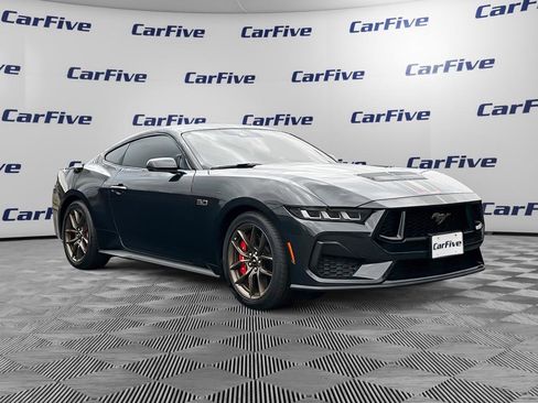 Used 2024 Ford Mustang GT Premium image 8