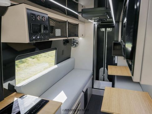 Used 2025 Mercedes-Benz Sprinter 2500 image 92