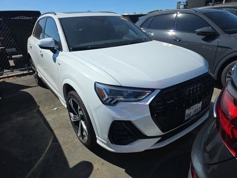 Used 2023 Audi Q3 2.0T Premium Plus w/ Premium Plus Package AWD/4WD image 2