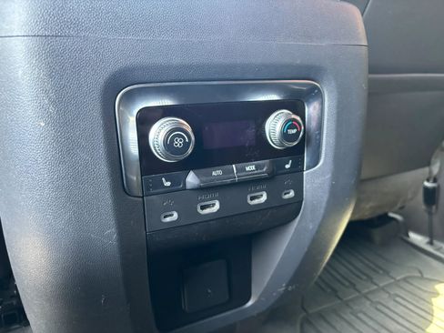 Used 2021 GMC Yukon XL Denali w/ Denali Ultimate Package AWD/4WD image 14