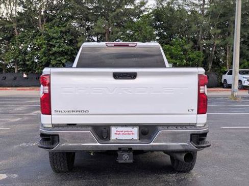 Used 2024 Chevrolet Silverado 2500 LT AWD/4WD image 7