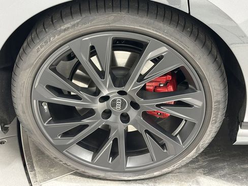 Used 2025 Audi S8 image 20