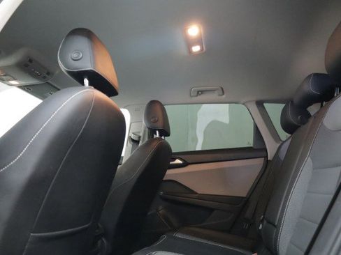 Used 2022 Volkswagen Taos SE image 22