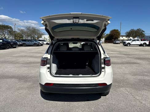 Used 2019 Jeep Compass Latitude image 26