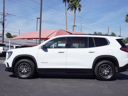 Certified 2025 GMC Acadia Elevation image 2