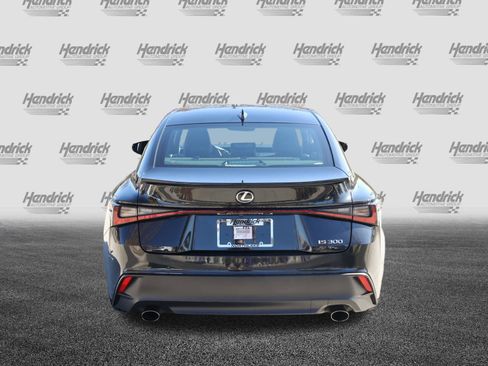 Used 2022 Lexus IS 300 image 8