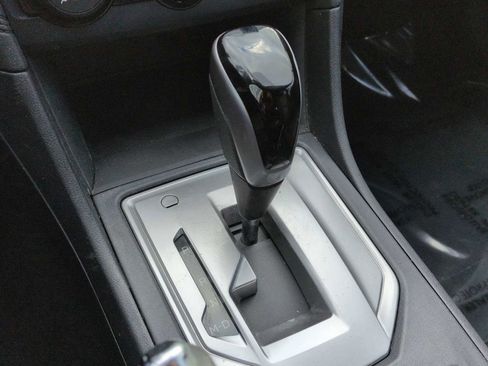 Used 2019 Subaru Crosstrek 2.0i Premium image 32