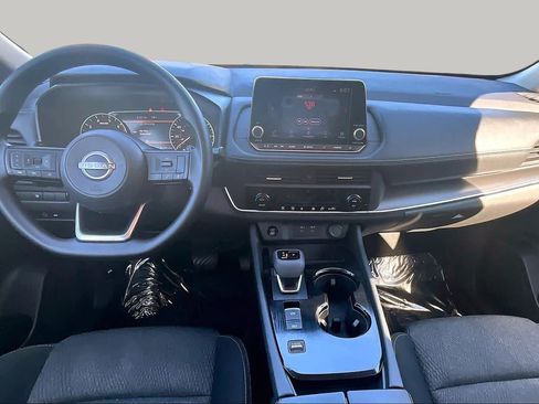 Used 2024 Nissan Rogue SV FWD image 16