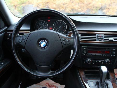 Used 2011 BMW 328i xDrive Sedan AWD/4WD image 11