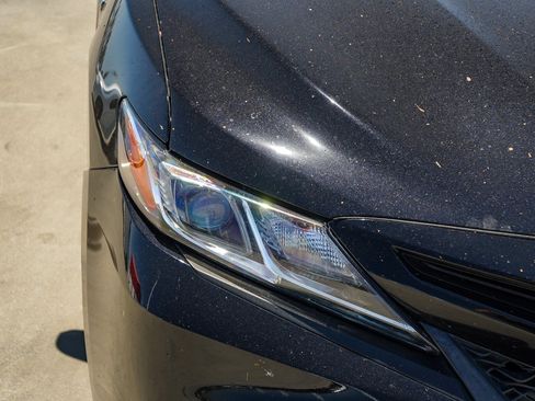 Used 2018 Toyota Camry SE w/ Audio Package FWD image 9