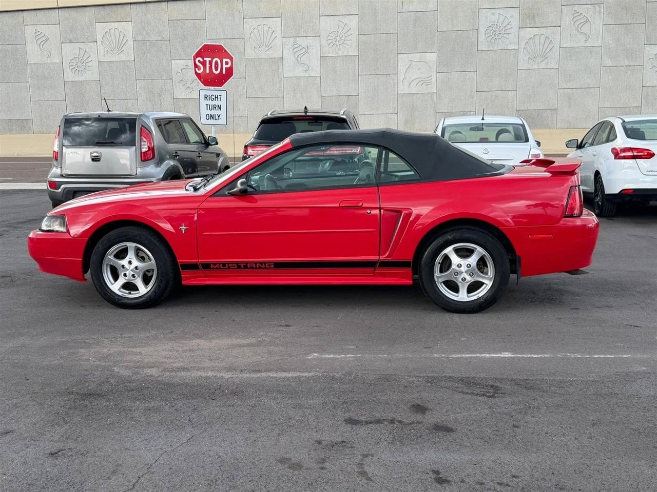 Used 2002 Ford Mustang Convertible RWD image 14