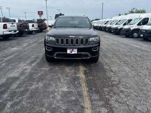 Used 2017 Jeep Grand Cherokee Limited w/ Trailer Tow Group IV AWD/4WD image 3