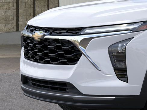New 2026 Chevrolet Trax LT w/ LT Convenience Package FWD image 13