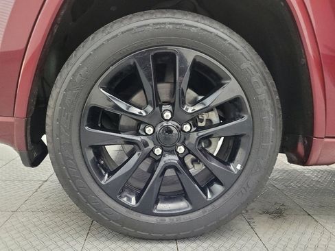 Used 2019 Jeep Grand Cherokee Altitude image 31