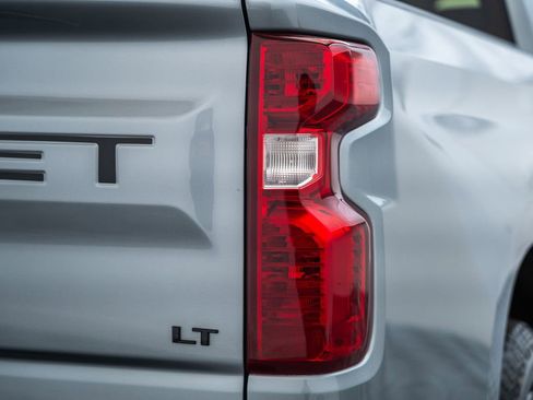 Used 2025 Chevrolet Silverado 1500 LT AWD/4WD image 9