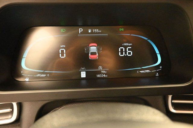 Used 2025 Hyundai Elantra SE FWD image 14