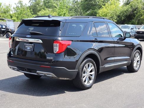 Used 2023 Ford Explorer XLT w/ Equipment Group 202A AWD/4WD image 3