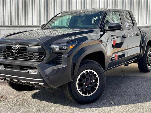 New 2025 Toyota Tacoma TRD Off-Road image 2