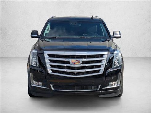 Used 2016 Cadillac Escalade Luxury AWD/4WD image 2