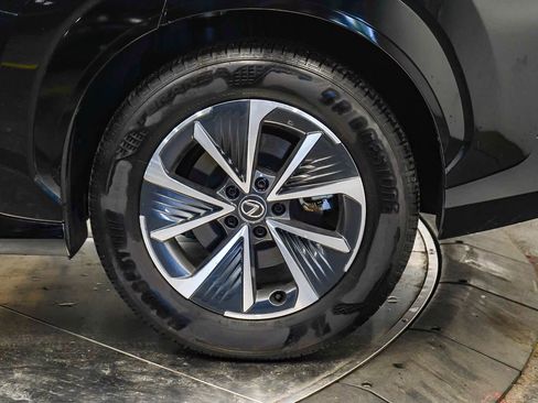 Used 2025 Lexus RZ 300e image 10