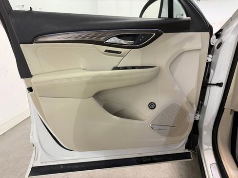 Certified 2022 Buick Envision Avenir w/ Technology Package II image 10