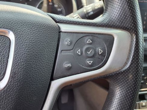 Used 2022 GMC Terrain SLE image 12