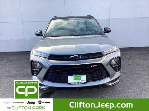 Used 2023 Chevrolet TrailBlazer RS image 2